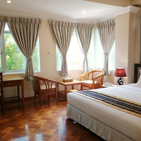 Grand Laurel Hotel Yangon Eksteriør bilde