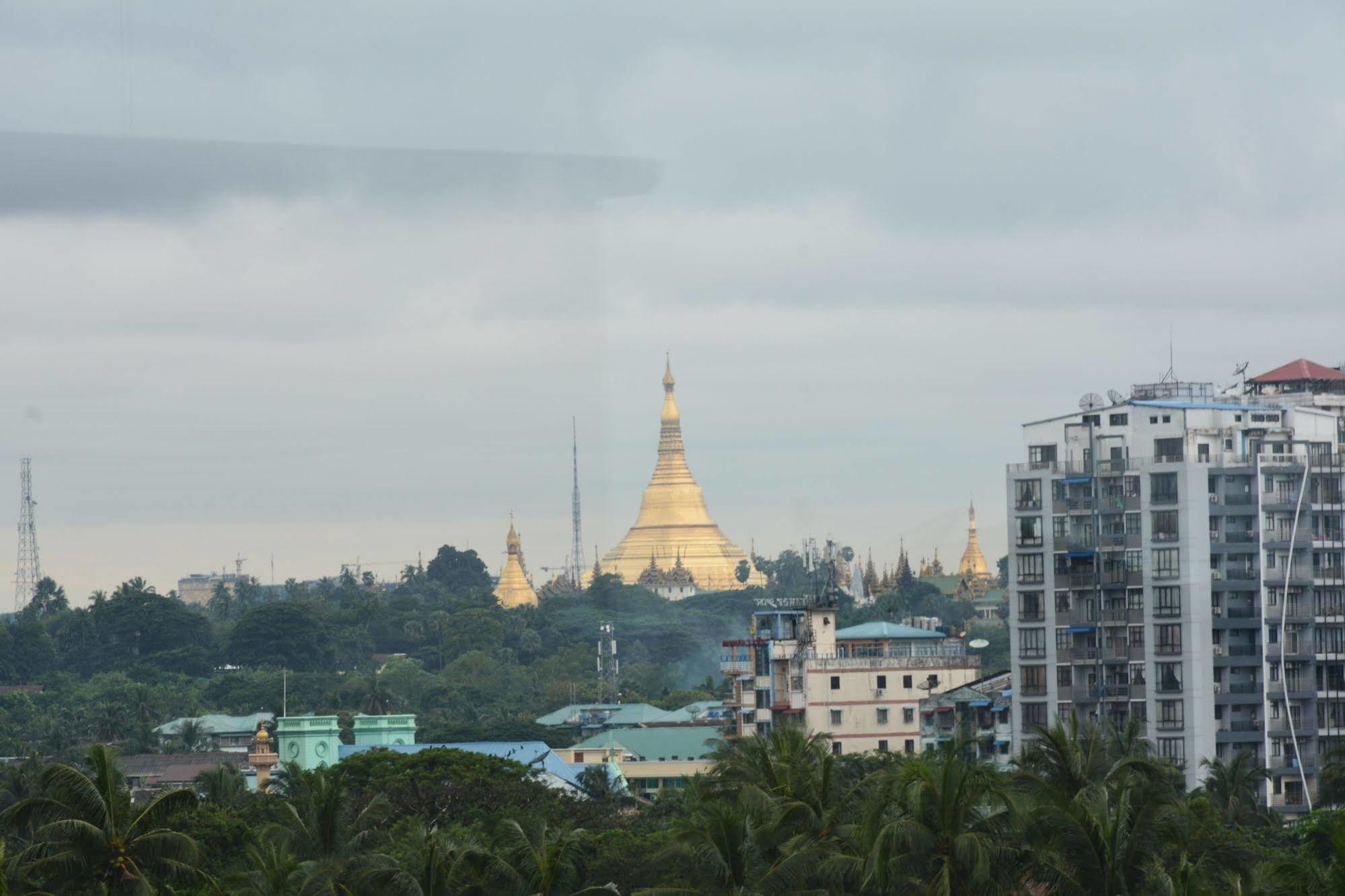 Grand Laurel Hotel Yangon Eksteriør bilde