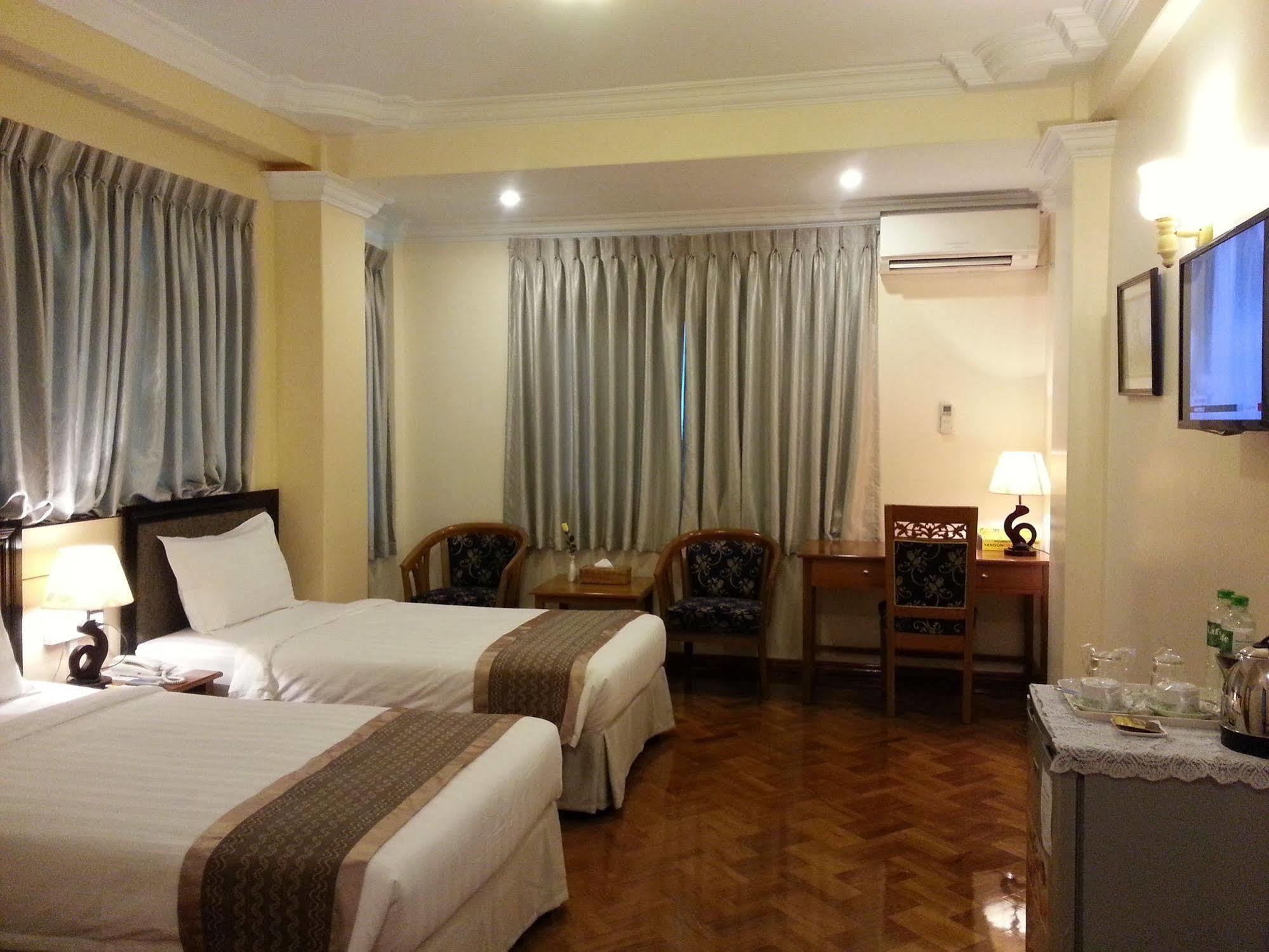 Grand Laurel Hotel Yangon Eksteriør bilde