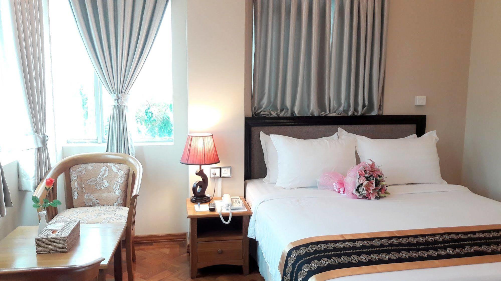 Grand Laurel Hotel Yangon Eksteriør bilde