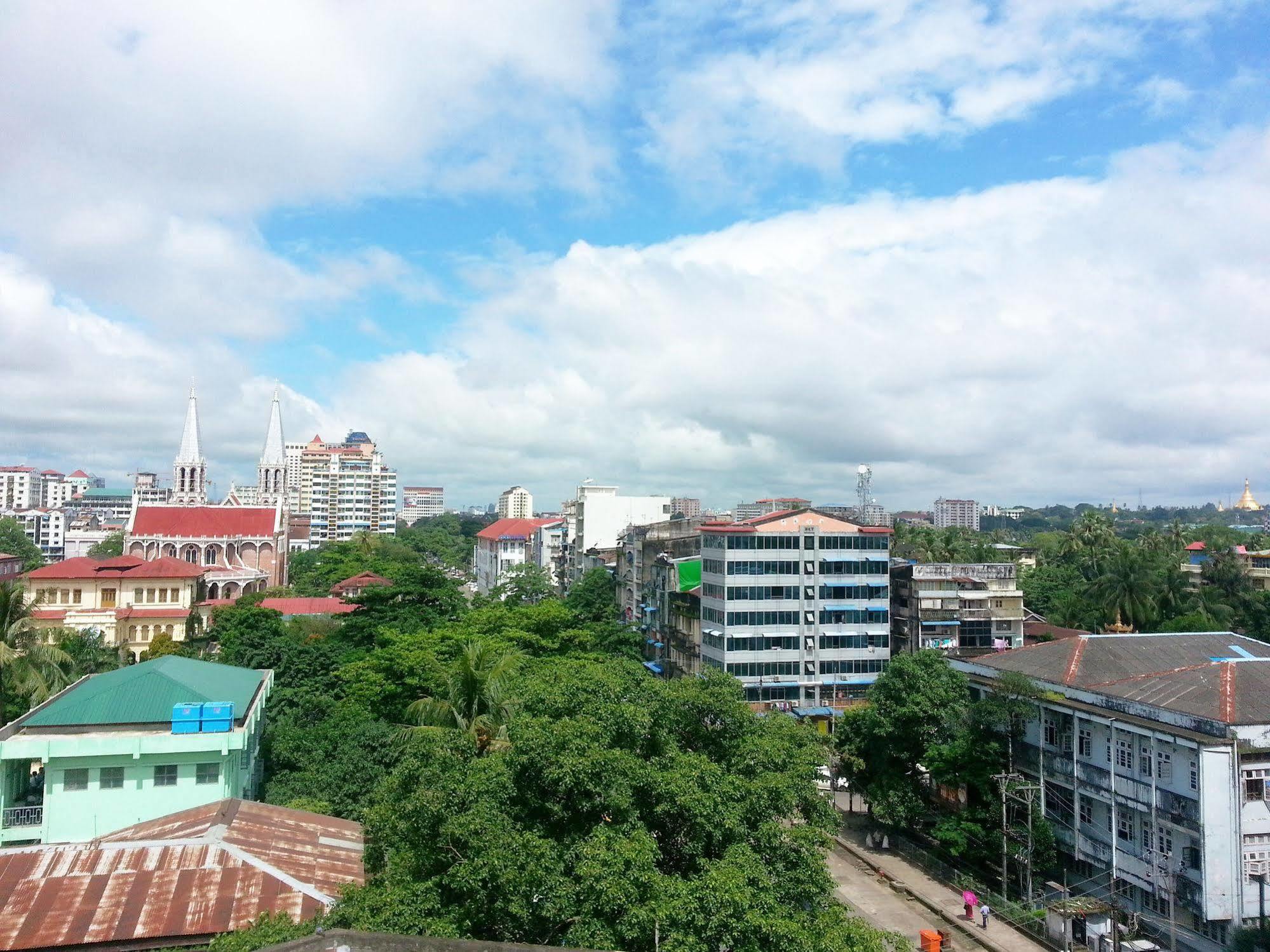 Grand Laurel Hotel Yangon Eksteriør bilde