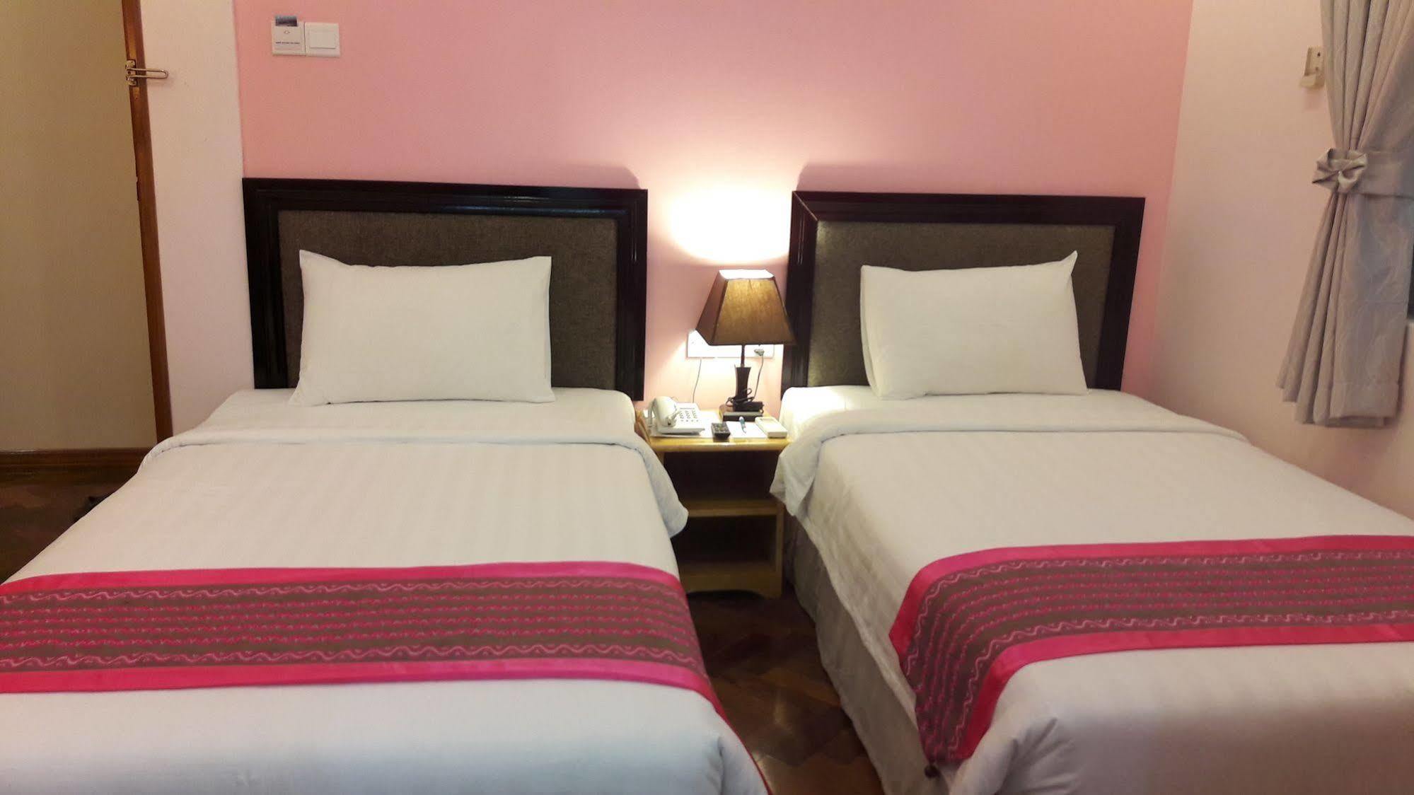 Grand Laurel Hotel Yangon Eksteriør bilde